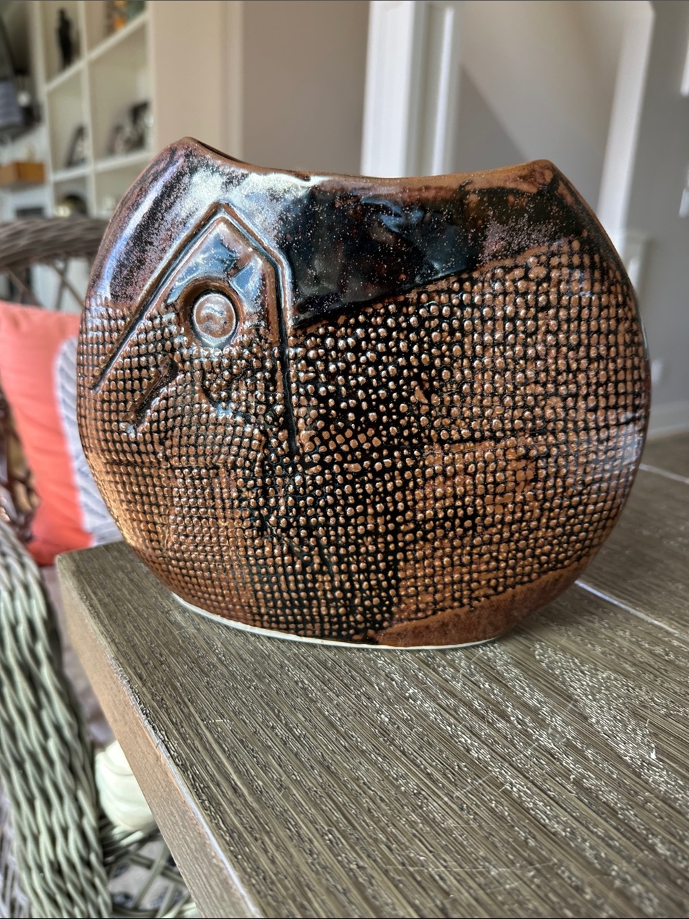 Signed MCM Jean Elton brown bird Textured Ceramic Vase in Brown and Black 7.5x9